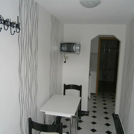 Charming In With Private Terrace * Wischuer